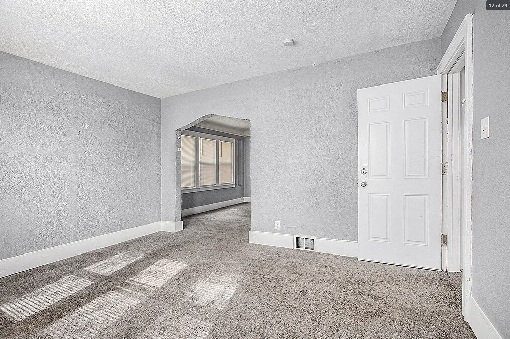 Building Photo - 16224 Kentucky St