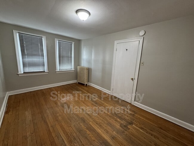 Building Photo - 63 Broadway