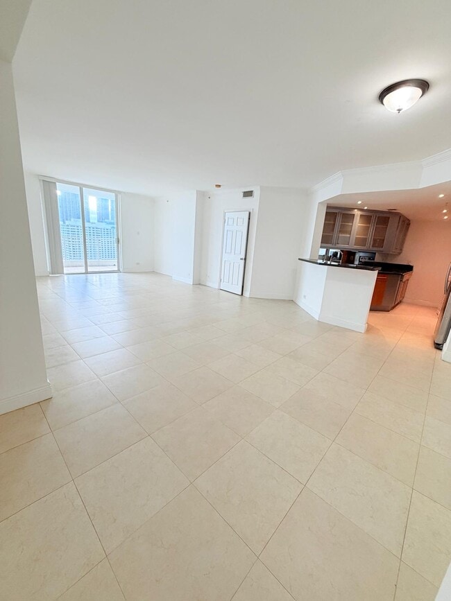 Building Photo - 701 Brickell Key Blvd