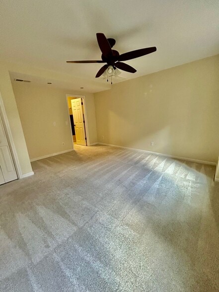 Primary Bedroom with expansive walk-in closet - 407 Clubview Dr