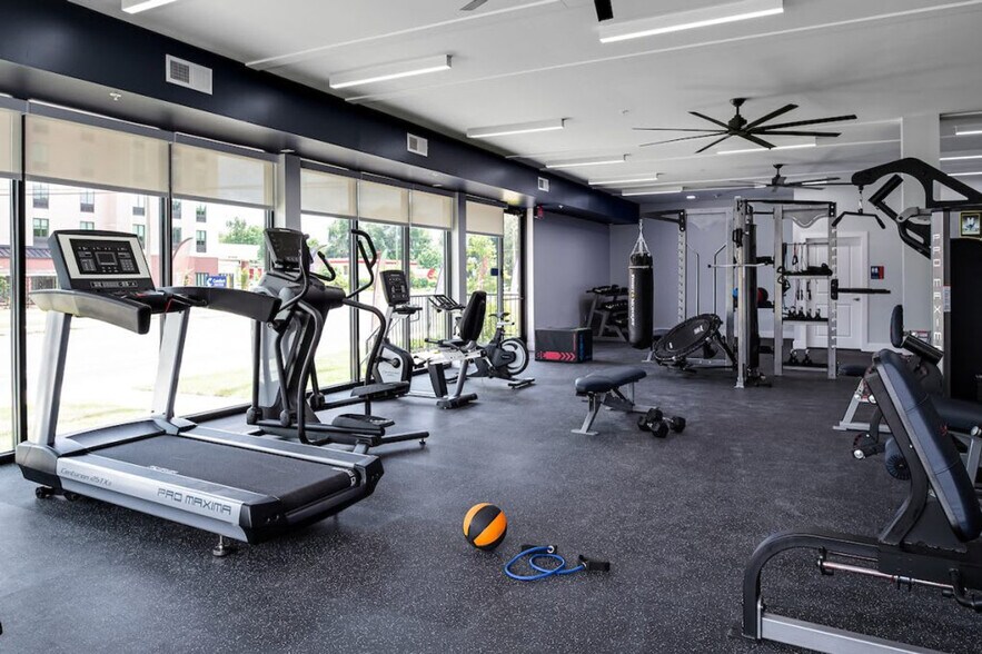 Building Photo - 2548 SW 13th St