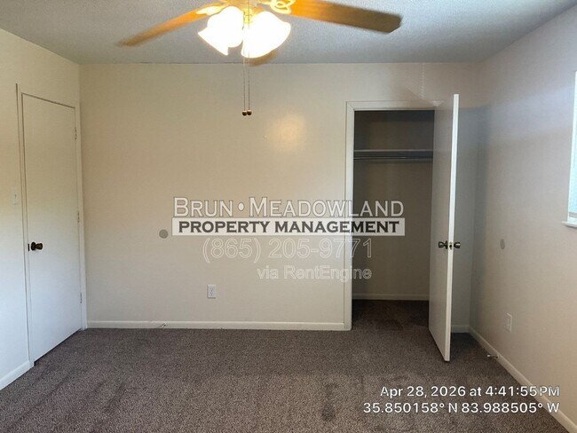 Building Photo - 1811 Meadowland Ln