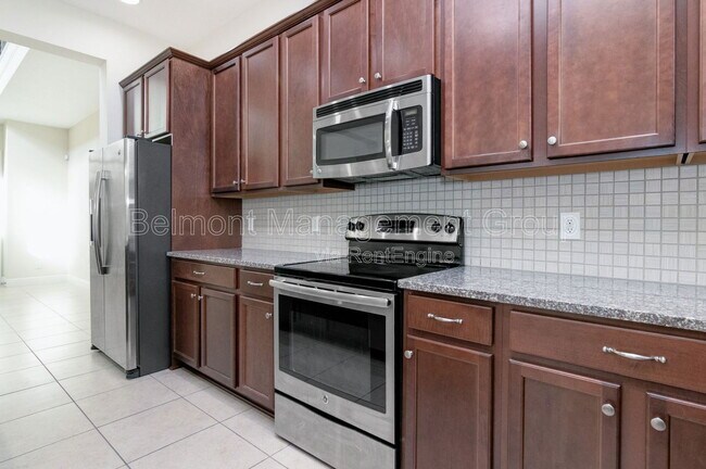 Building Photo - 8567 Pinter St