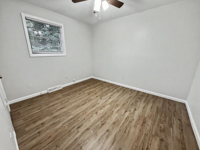 Building Photo - 1813 Walker Ave
