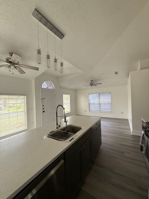 Building Photo - 6921 Long Needle Ct