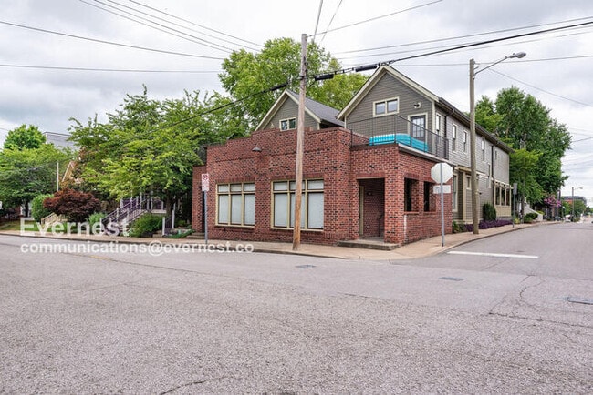 Building Photo - 312 Taylor St