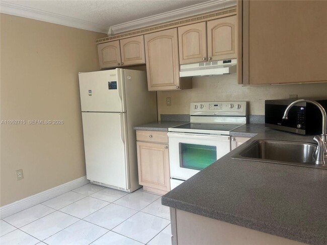 Building Photo - 5827 NW 197th Terrace