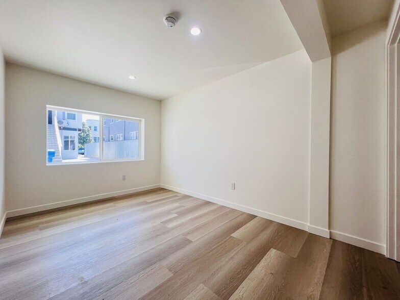 Building Photo - 1817 S Highland Ave