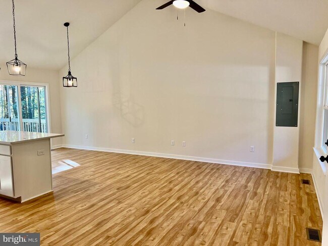 Building Photo - 73 Azalea Way
