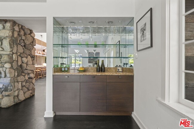 Building Photo - 3 Latimer Rd