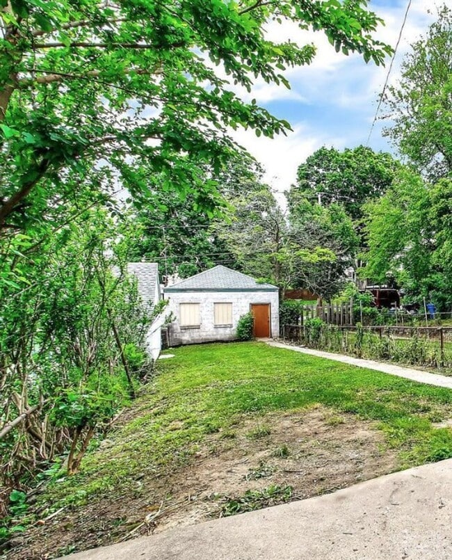 Building Photo - Bright 4 Bedroom, 1.5 Bath Home in Enola Pa!