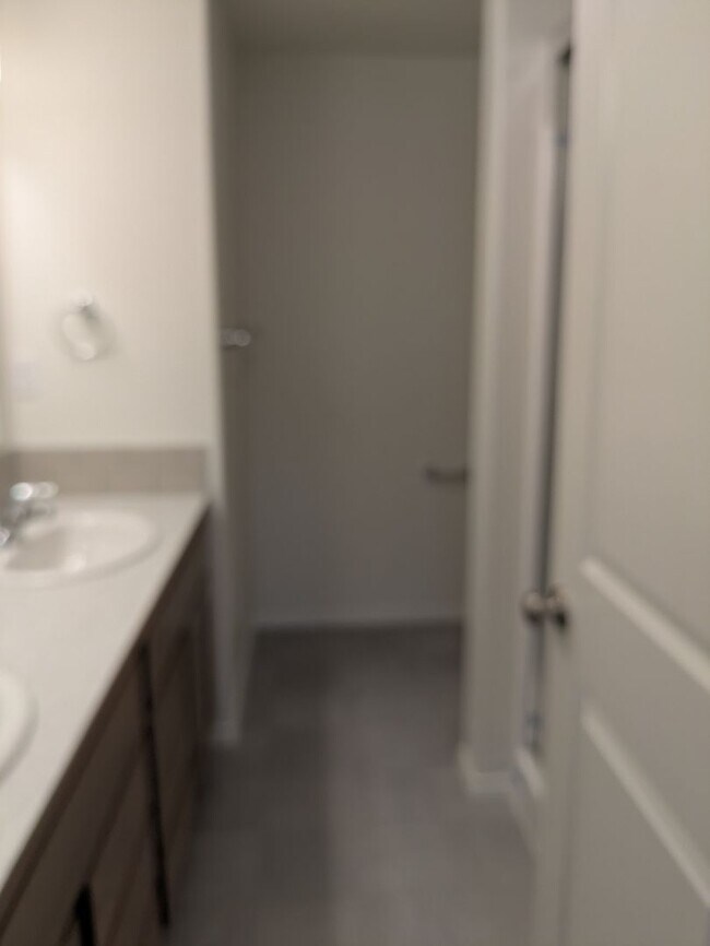 Building Photo - Brand New Townhome!