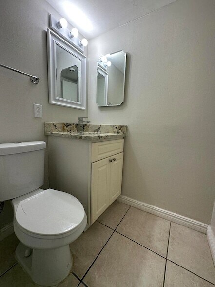 Building Photo - 555 SE 8th St