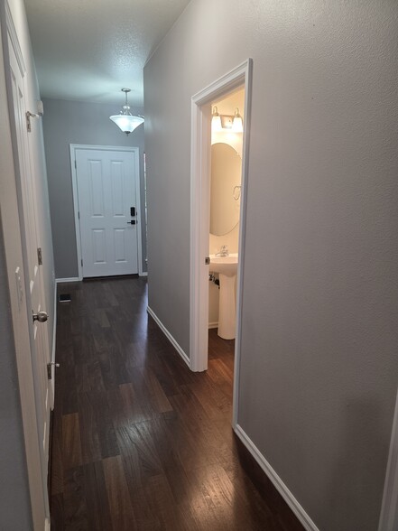 Building Photo - 15493 SE Eckert Ln