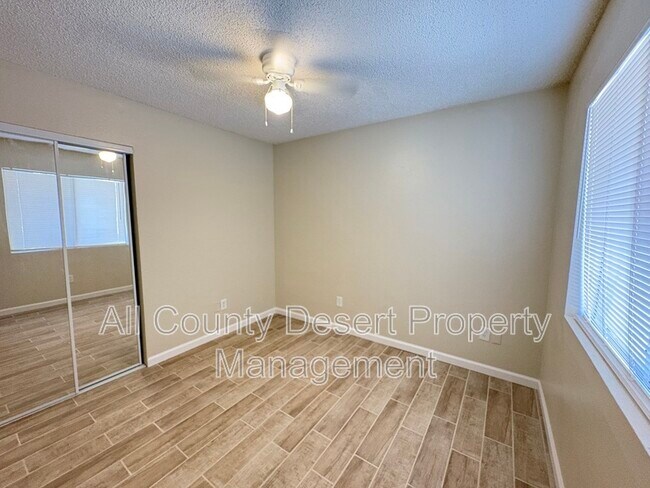 Building Photo - 68085 Cll Bolsa