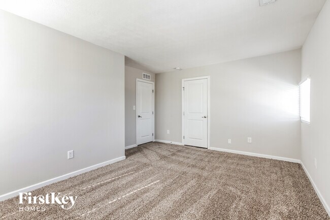 Building Photo - 6660 Branches Dr