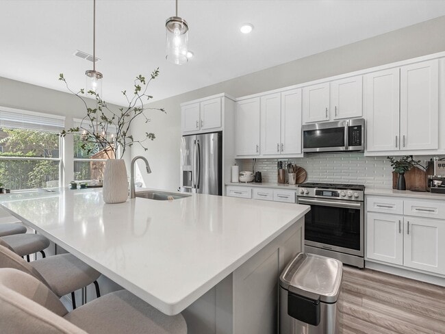 Building Photo - 16011 Mason Run Dr