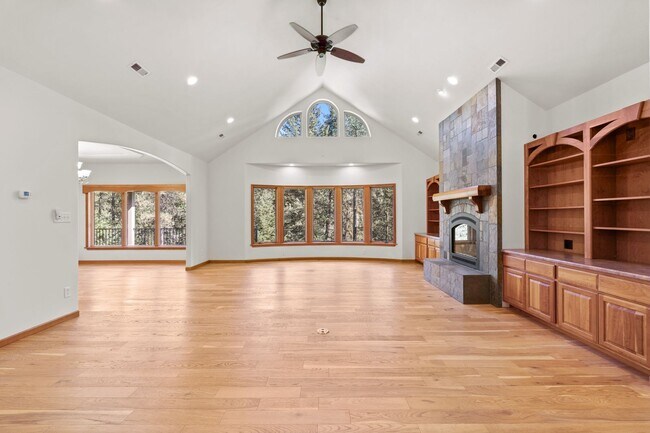 Building Photo - 6 Bed 4 Bath Daylight Rancher on Acreage in Mead School District.  Absolutely Gorgeous