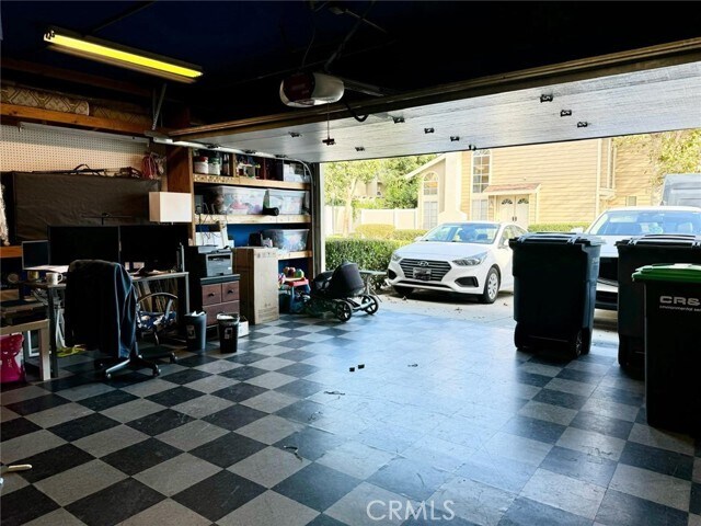 Building Photo - 20871 Heatherview