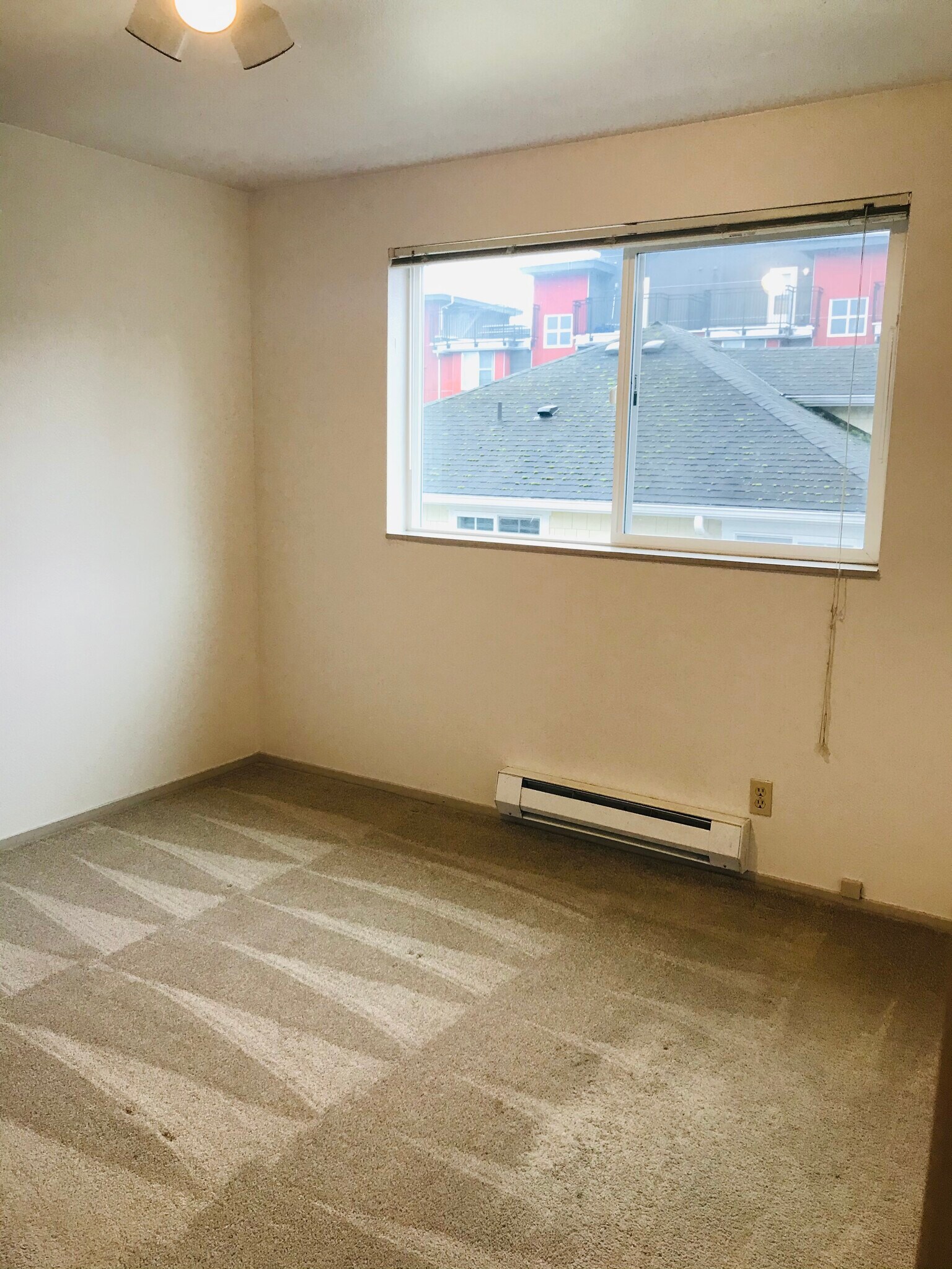 Building Photo - 1015 E Jefferson St