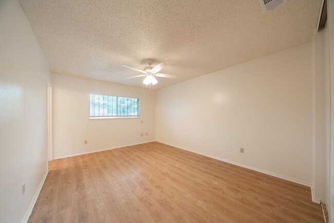 Building Photo - Home for Rent