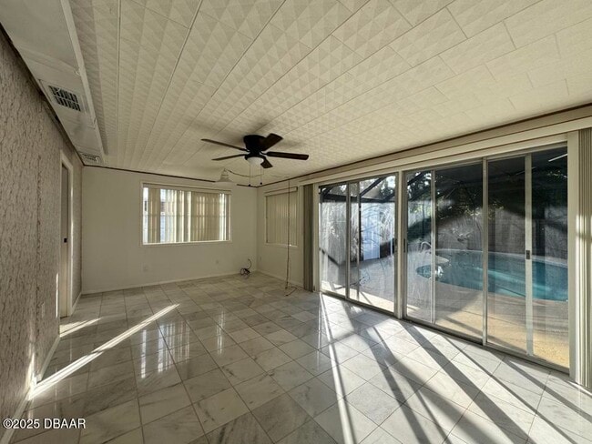 Building Photo - 543 Jacobsen Ave