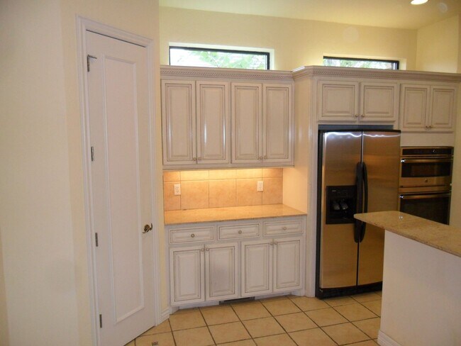 Building Photo - Classic Brookhaven Square Home - Quality T...