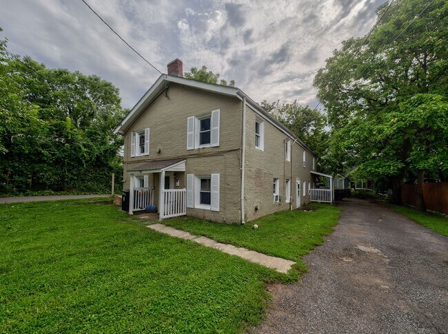 Building Photo - 148 Davenport St