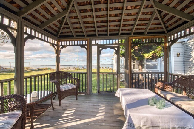 Building Photo - 152 King St