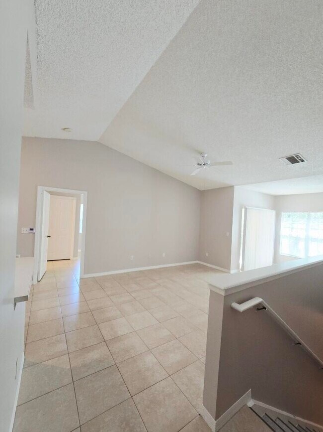 Building Photo - 10294 Fox Trail Rd S