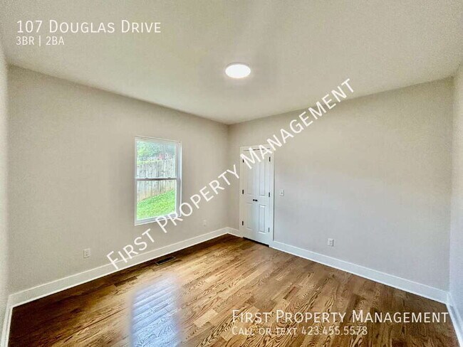 Building Photo - 107 Douglas Dr