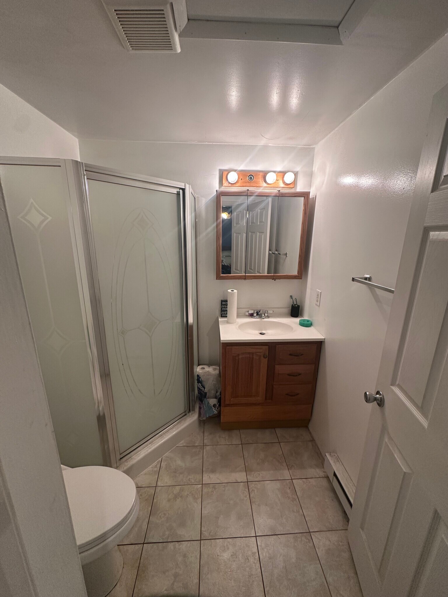 Building Photo - 710 Robindale Dr