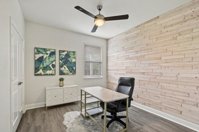Building Photo - 1509 Waterfall Ln
