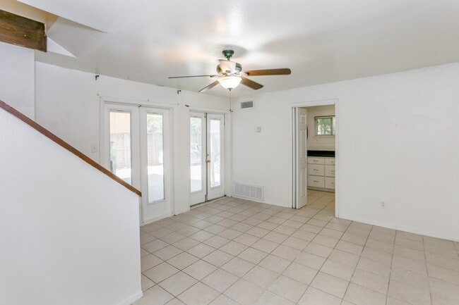 Building Photo - 2502 Driscoll St