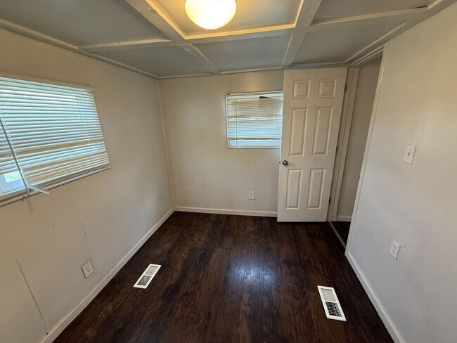 Building Photo - 1303 N College Ave