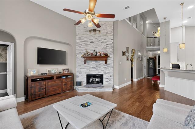 Building Photo - 2345 Fountain Gate Dr