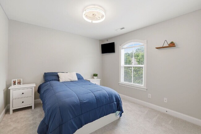 Building Photo - Welcome Home to 8626 Sagekirk Ct