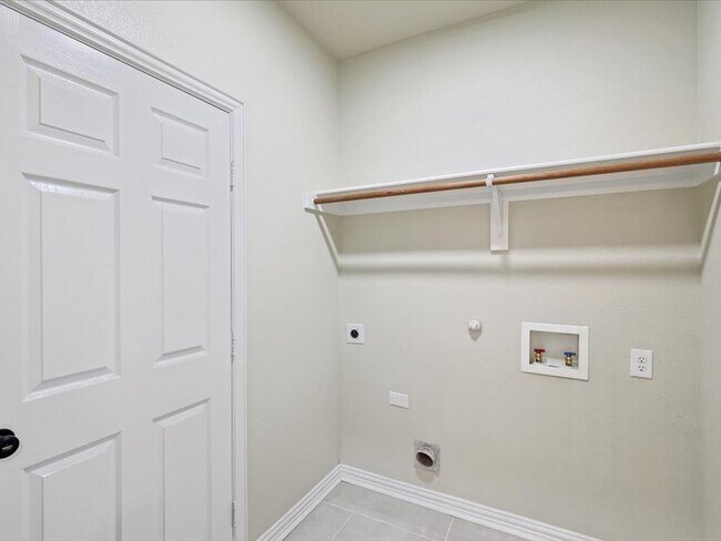 Building Photo - 9705 Terence Dr