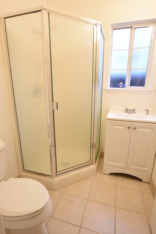 Building Photo - Remodeled & Spacious West San Jose 5 Bedroom 3 Bath Home