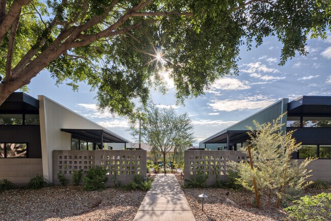 Building Photo - 4714 N 14th Ave