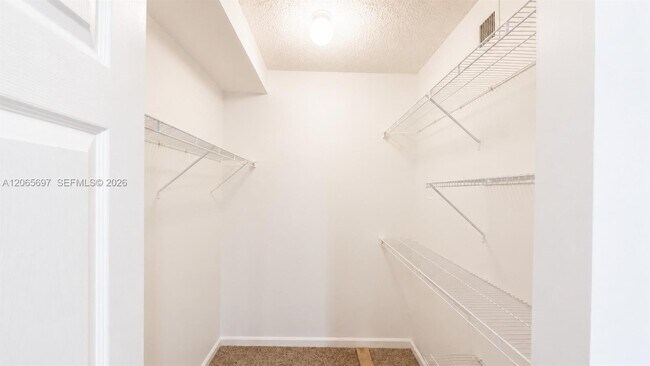 Building Photo - 17150 N Bay Rd