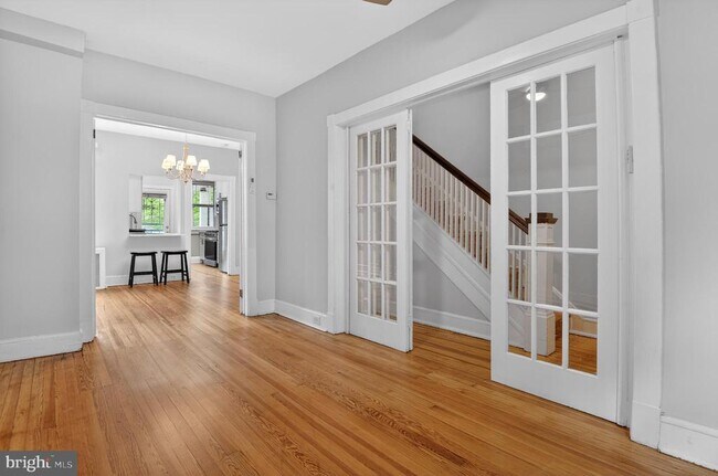 Building Photo - 747 Kentucky Ave SE