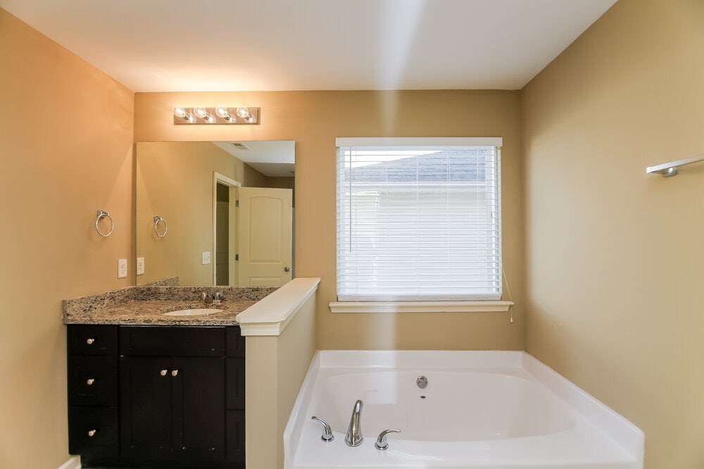 Building Photo - 457 Highland Falls Dr