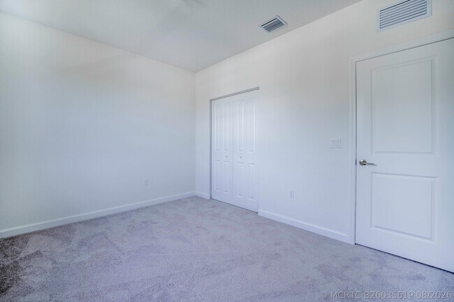 Building Photo - 5838 Park Pl