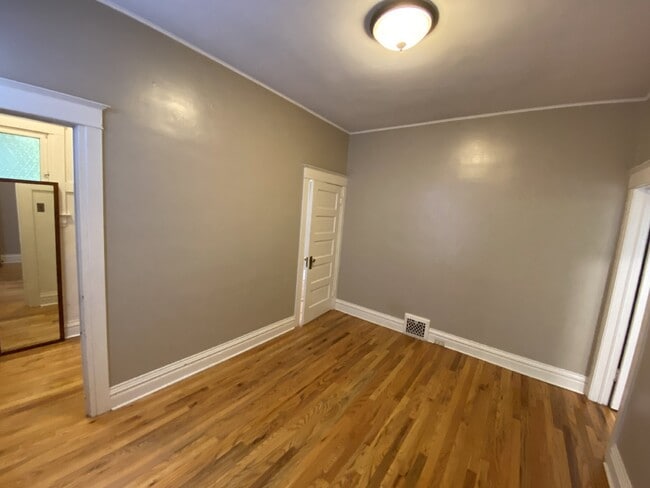 Building Photo - Charming Home in the Country Club Neighborhood!