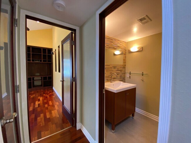 Building Photo - Cardiff living at its finest! Stunning 2-B...