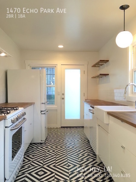 Building Photo - 1470 Echo Park Ave