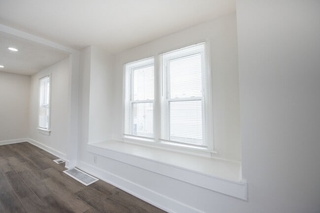 Building Photo - 1937 Washington Ave