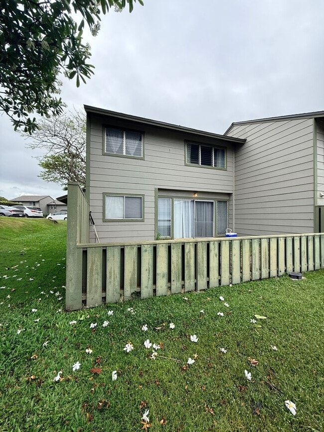 Building Photo - Remodeled 4/2/2 in Cool & Breezy Upper Makakilo Near Schools