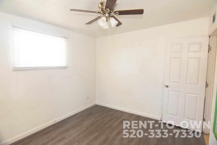Building Photo - 941 S Baylor Dr